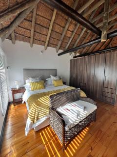 The Whispering Milkwood Cottage - Gqeberha - 9