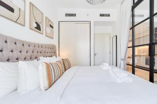 Chic & Modern 1BR in Socio Near Dubai Hills Park - 6