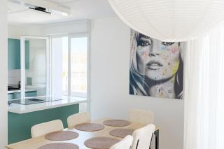 Calme & spacieux - 6 pers, parking privé, métro 5min direct centre-ville, checkIn autonome, wifi- idéal sejour pro, touristique, entre amis ou famille - 8