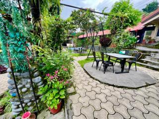 Hotel Paradise and Jirekhursani Restaurant - - 0