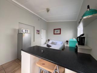 Cozy All-In-One Beach Getaway - Struisbaai - 8