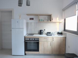 Luxurious one bedroom apartment by the beach close to st julians - 6