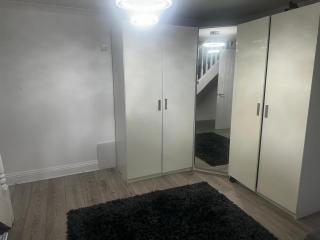 1 Double Bedroom Luxury Space with Living Room, Bathroom and Kitchen - 7