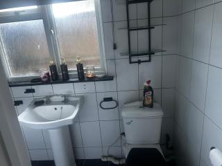 1 Double Bedroom Luxury Space with Living Room, Bathroom and Kitchen - 5