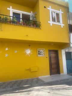 Cozy centrally located room for up to three or four guests family rooms 10 min walk from city center - Tirana - 6