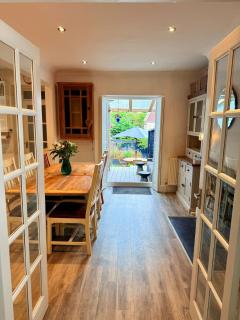Boho-Chic Cottage Retreat - Bristol - 1
