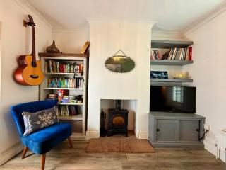 Boho-Chic Cottage Retreat - Bristol - 8