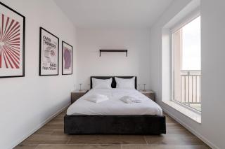 Downtown Skyline Penthouse w Parkview&Jacuzzi - 8