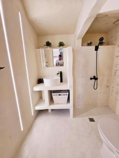 Chic & Comfortable Village Stay - Míthoi - 3