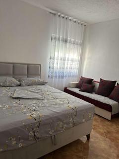 Aparments Gjeloshi - Donji Štoj - 7