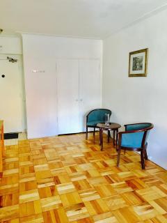 Modern Apartment City Living in the Golden Square Mile - 6