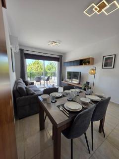 Ithaki Garden Cozy 1BR Apartment Universal - 4
