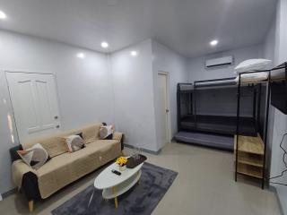 Jen's Hilltop Short-Term Rentals - 4