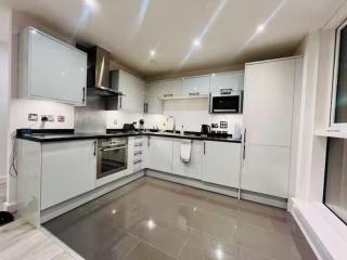 Modern 2BR Flat Canary Wharf & ExCeL Fast WiFi - 5