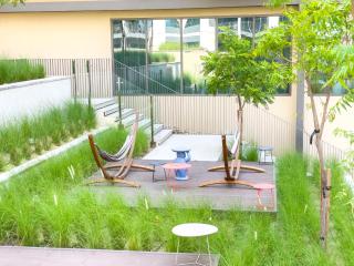 Modern 1BR Apt in Socio Balcony with Blvd Views - 5