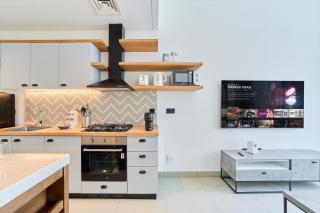 Modern 1BR Apt in Socio Balcony with Blvd Views - 3