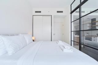 Modern 1BR Apt in Socio Balcony with Blvd Views - 1