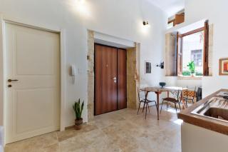 Authentica - Syracuse - 2