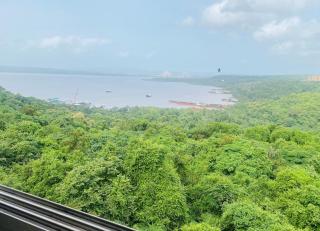 Sunrise Riverfront Stay with Private Viewpoint - 9