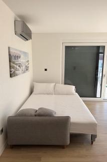 Olive & Wave Apartments- one minute to the beach - 5