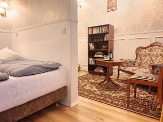 Prime Location Luxury Flat - 9