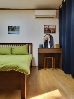 Spacious Local Stay K-ROOM, K-POP Photo Zone, Smart TV, Full Kitchen - Seoul - 6