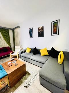 Elegant Zamalek Stay Apartment with Balcony - Cairo - 8