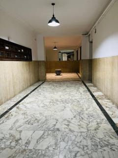 Elegant Zamalek Stay Apartment with Balcony - Cairo - 1