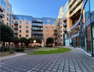 Stylish Apartment in Great City Location, Parking Possible - West One - 9