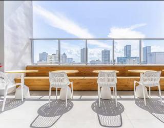 Sky-High oasis Large Studio POOL & GYM - Miami - 6