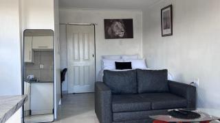 Modern & Cosy Apartments with Scenic Sunset Views - - 4