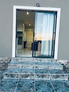 Modern & Cosy Apartments with Scenic Sunset Views - 8