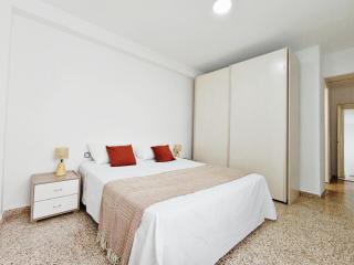 Habitación amplia en suite en piso compartido - 6