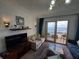 City Square Luxury Apartment on the Sea - 7