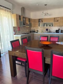 Central 3 Bedroom Apartment - 8