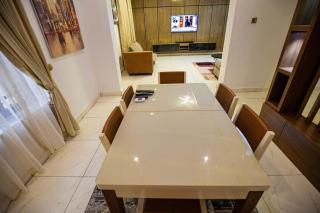 Cozy 1BR Getaway - Abuja - 9