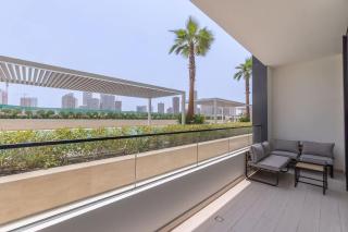 StayShort - JVC Apartment Sleeps 4 with Pool View - 6