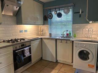 Central Reading 3-Bed House & Garden - 9