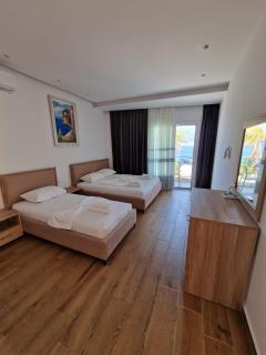 Seaside Hotel - Himarë - 1