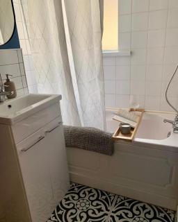 Central Dublin 1 Bedroom and Double Sofa Bed near Guinness Storehouse - 1