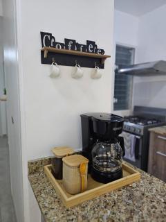 Modern 3BR Apmt Near Airport & Beach - - 3