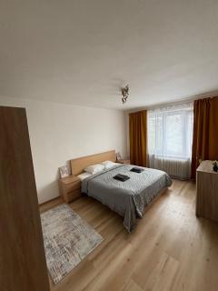 Peaceful Parkside Apartment - 1