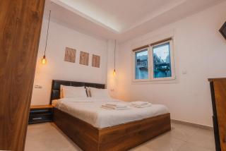 Calmio Athens 3 - 9