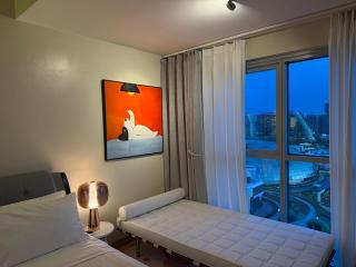 Luxurious 1 Br Facing Manila Bay Sunset Nearby Okada MOA Solaire Ayala Malls - Manila - 7