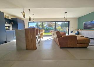 Stunning modern beachside home - 2