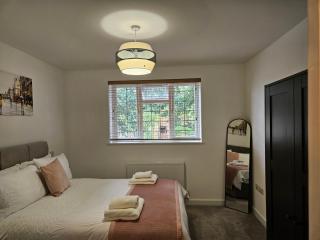 2 Bedroom Flat Western Elms Free Parking - Reading - 1