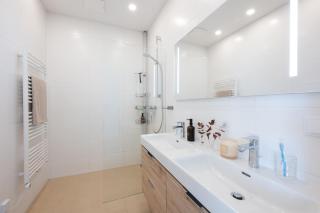 Modernes Dachgeschoss-Apartment mit Balkon in Wien - Nähe Westbahnhof - 1