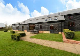 Vale Farm Barns - Sutton - 9