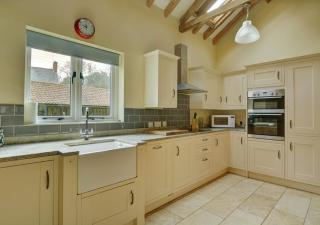 Vale Farm Barns - Sutton - 5