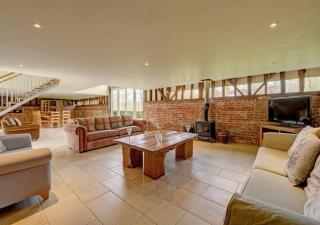 Vale Farm Barns - Sutton - 1